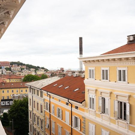 Enjoy Trieste In The City Center Exterior photo